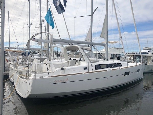 Beneteau Oceanis 38