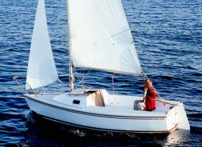 Catalina Capri 16