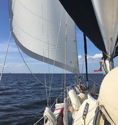 Cutter W/Bowsprit Endeavour 37