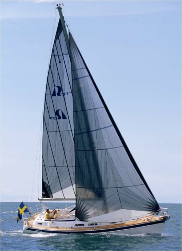 Hallberg-Rassy 37